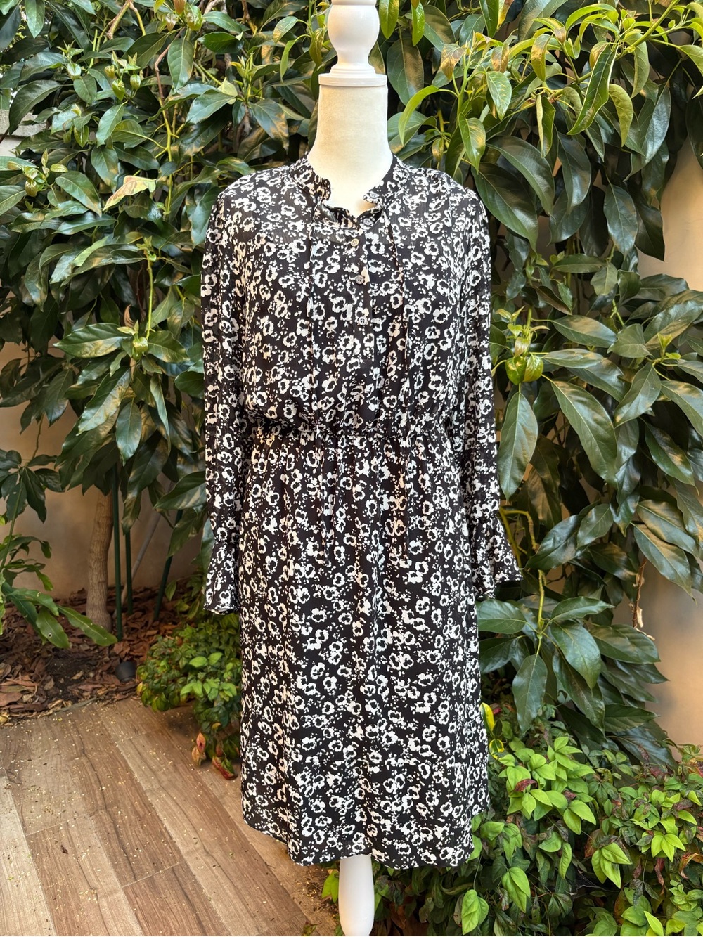 J.Crew Mercantile NWT Black Floral Tie Neck Bell Sleeve Dress XS